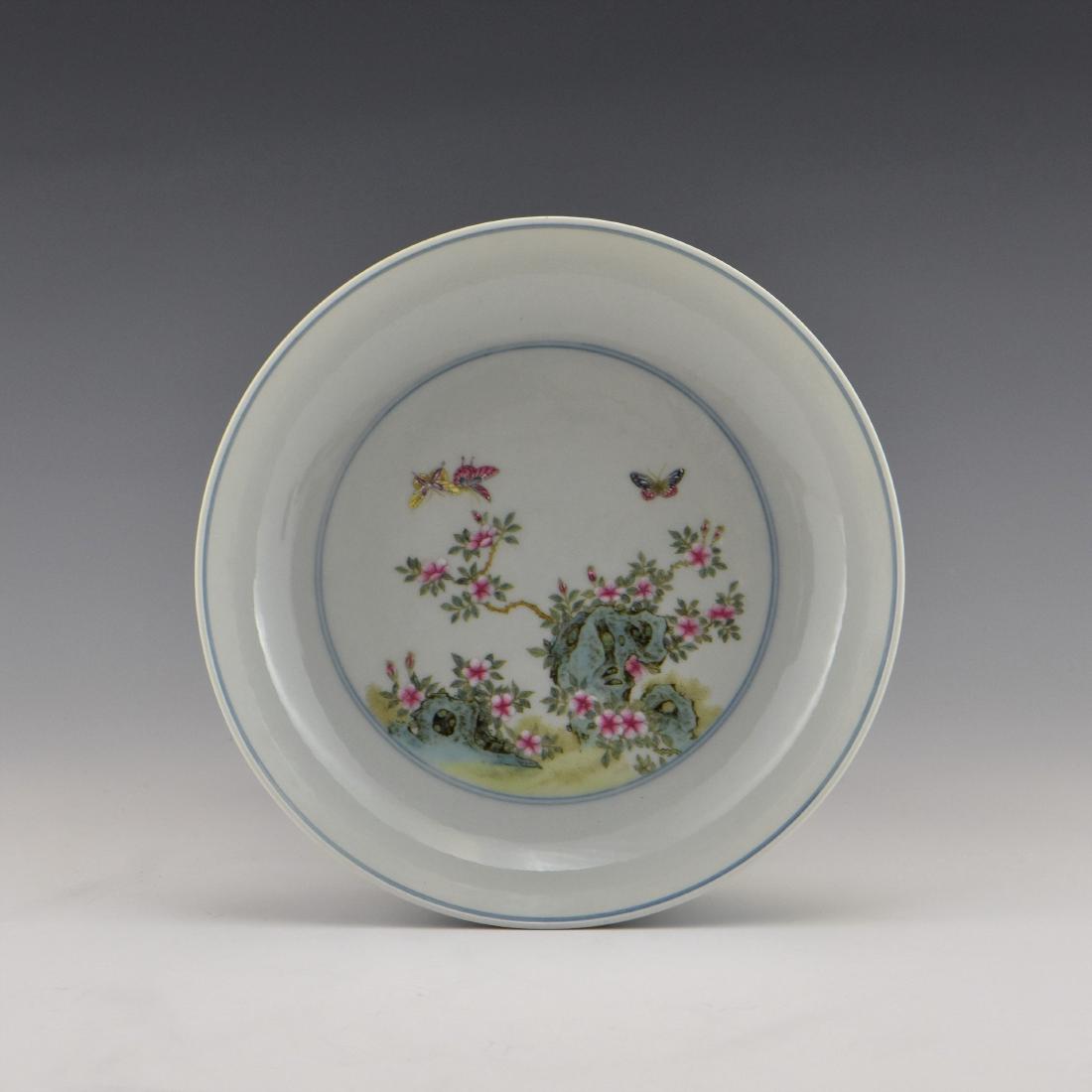 CHINESE DOUCAI BUTTERFLY PORCELAIN PLATE (1 of 10)