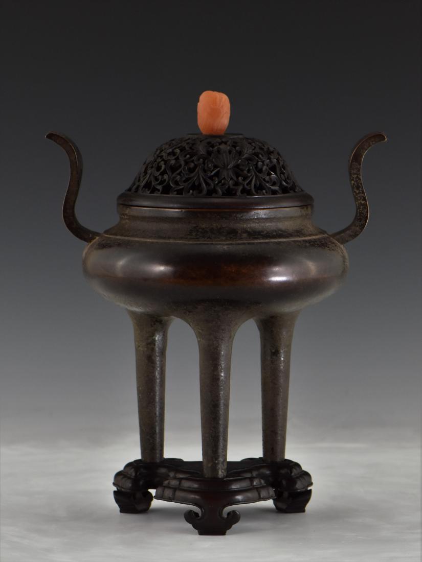 15TH C MING BRONZE COVERED TRIPOD CENSER & RED-CORAL (1 of 11)