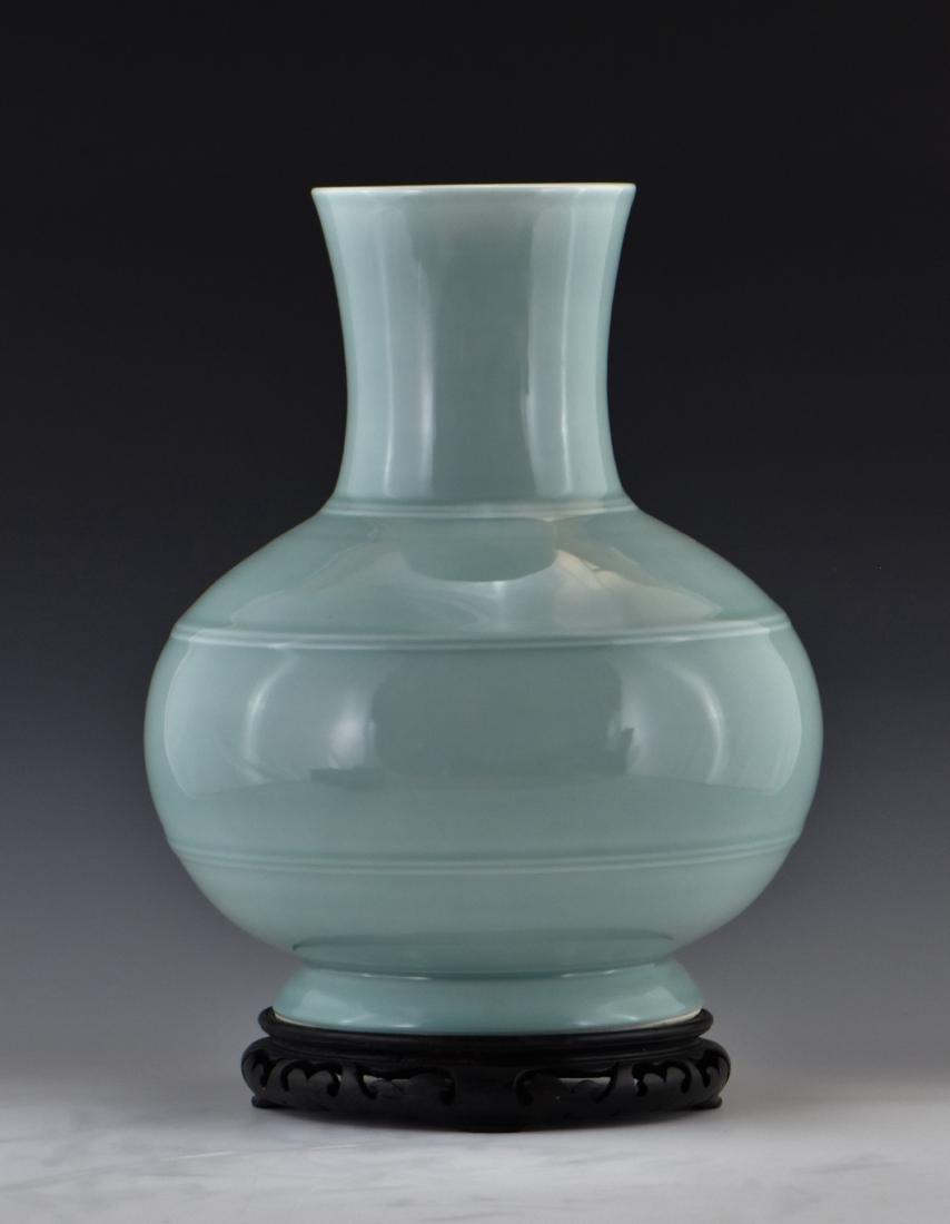 CHINESE CELADON GLAZED CELESTIAL PORCELAIN VASE (1 of 9)