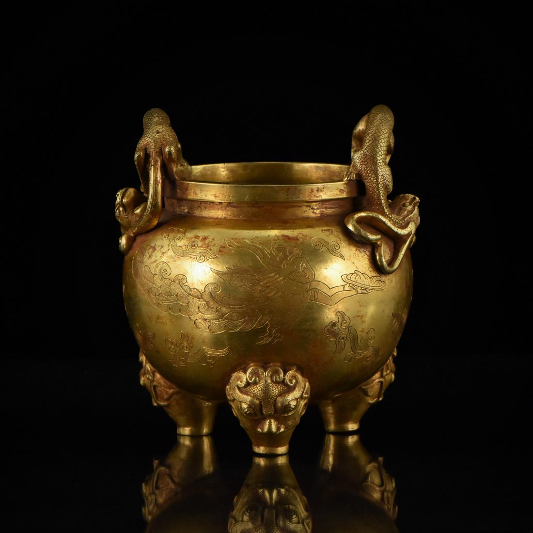 TANG DYNASTY GILT BRONZE TRIPOD CENSER WITH DRAGON (1 of 13)