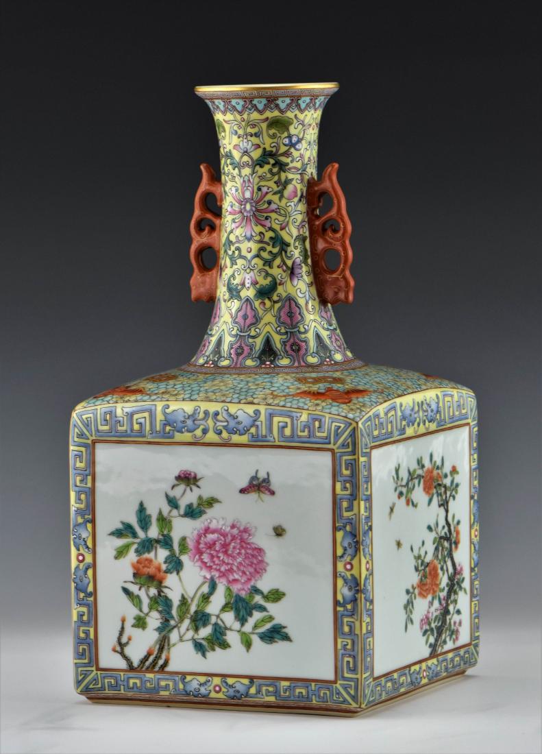 FAMILLE JAUNE OPEN FACE PORCELAIN VASE (1 of 11)