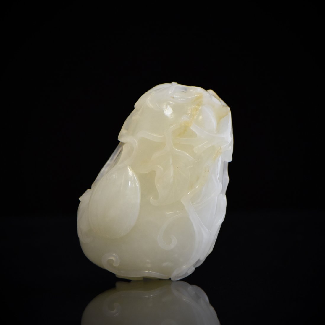 CARVED  GOURD CELADON JADE SNUFF BOTTLE (1 of 6)