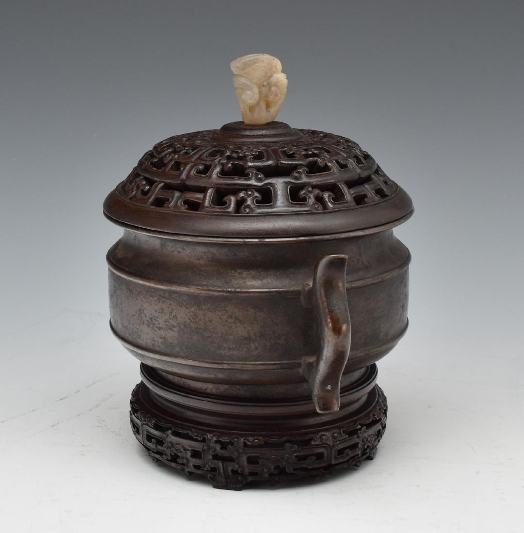 CHINESE BRONZE CENSER WITH JADE FINIAL (1 of 10)