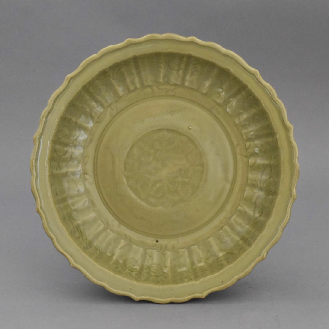 A FINE LARGE CHINESE CARVED FLORAL LONGQUAN CELADON (1 of 10)