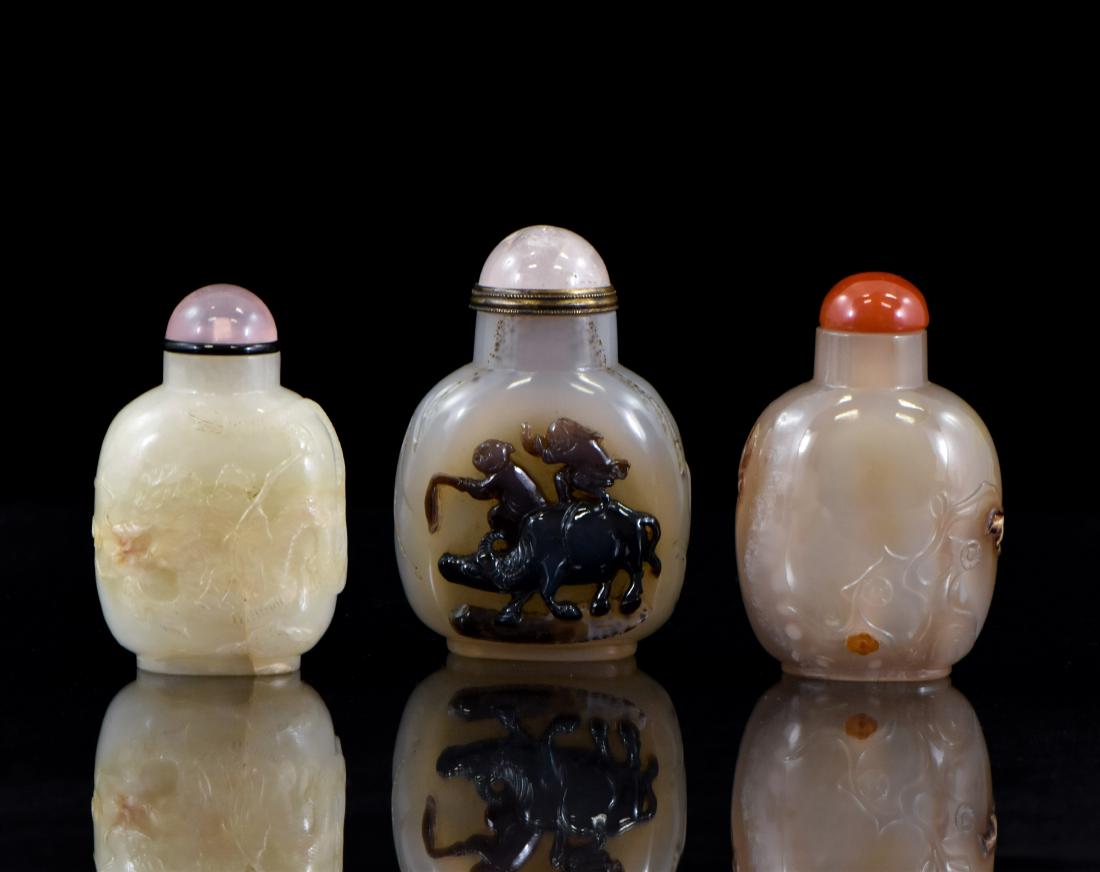 SET OF 3 CHINESE JADE & AGATE SNUFF BOTTLES (1 of 11)