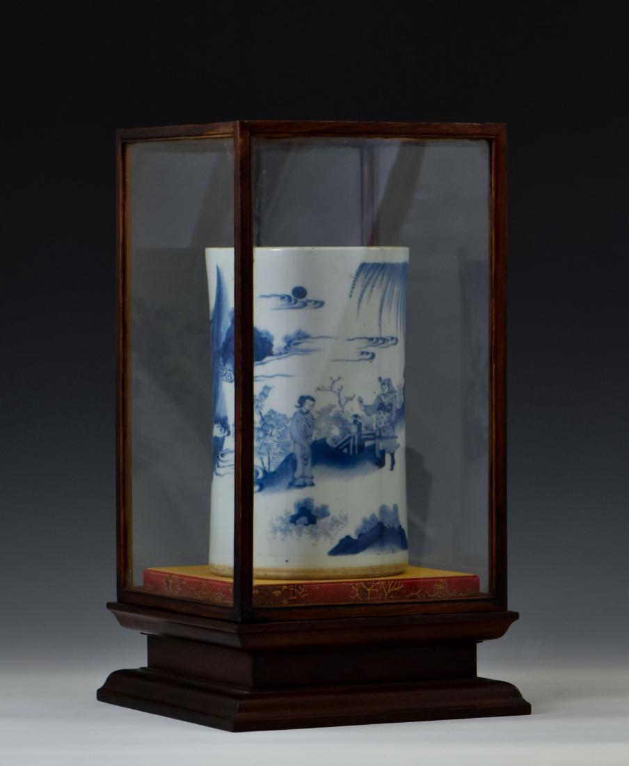 MING BLUE & WHITE PORCELAIN BRUSH POT IN DISPLAY CASE (1 of 14)