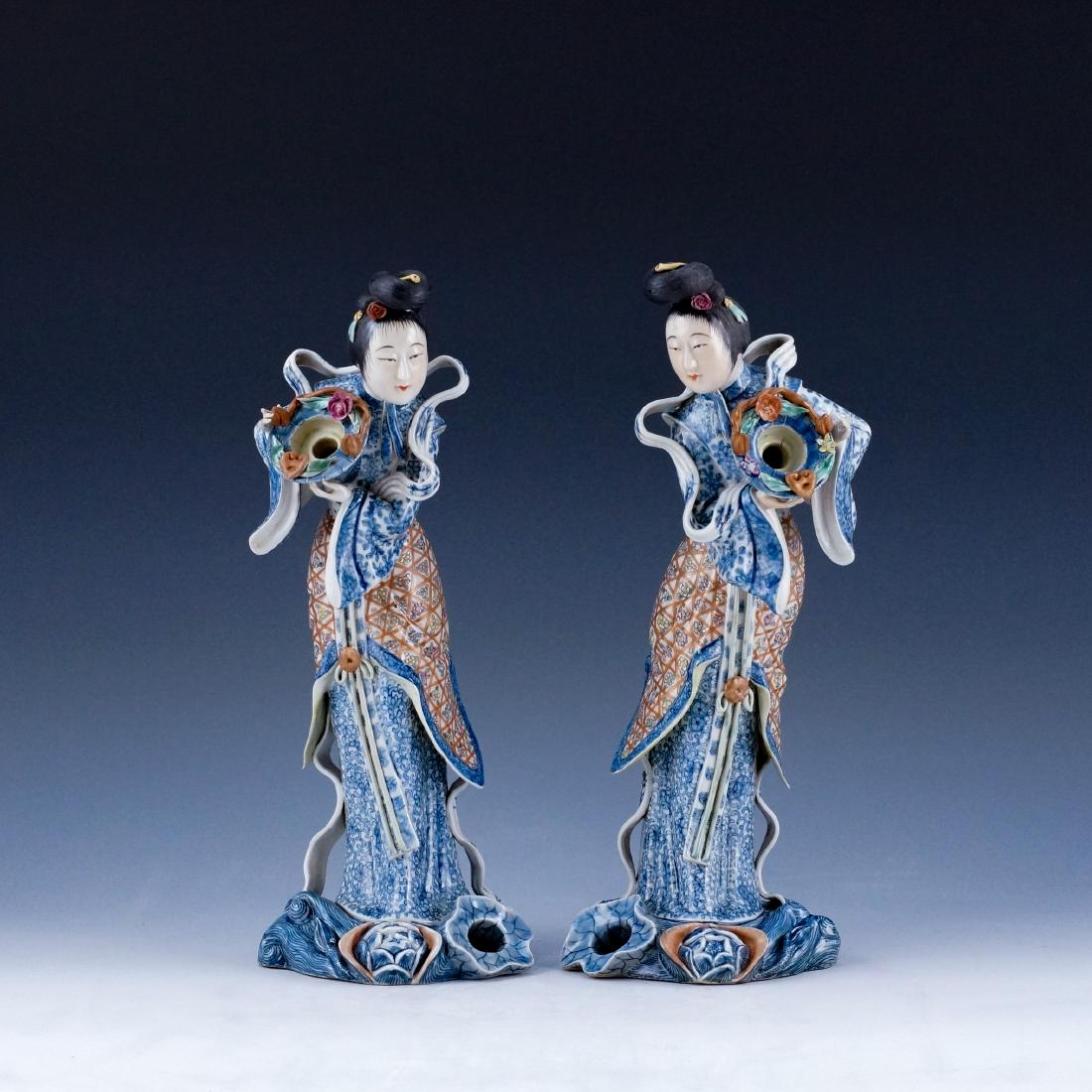 A FINE PAIR OF FAMILLE ROSE FIGURES OF LADIES (1 of 13)