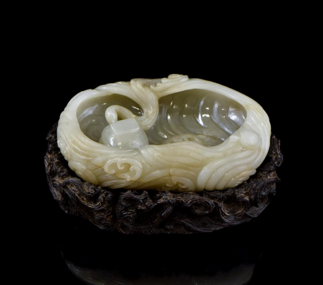 CHINESE TORTOISE JADE BRUSH POT (1 of 10)