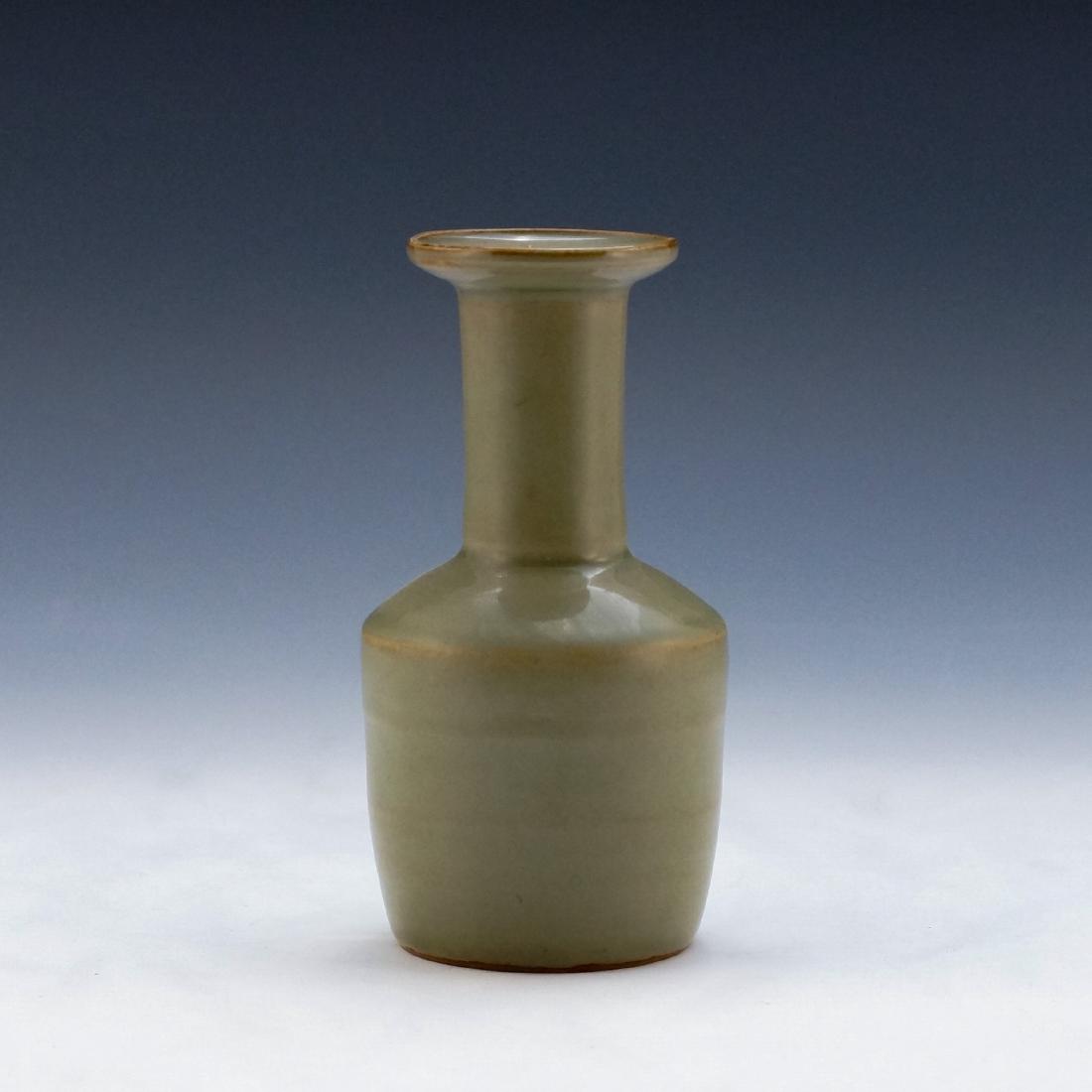 A LONGQUAN CELADON MALLET VASE, MING (1 of 10)
