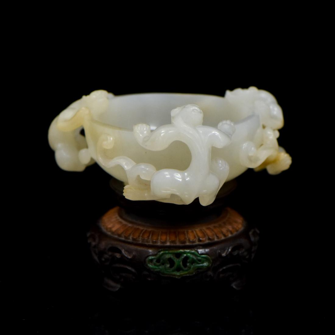 TIGERS CARVED JADE BRUSH WASHER (1 of 8)