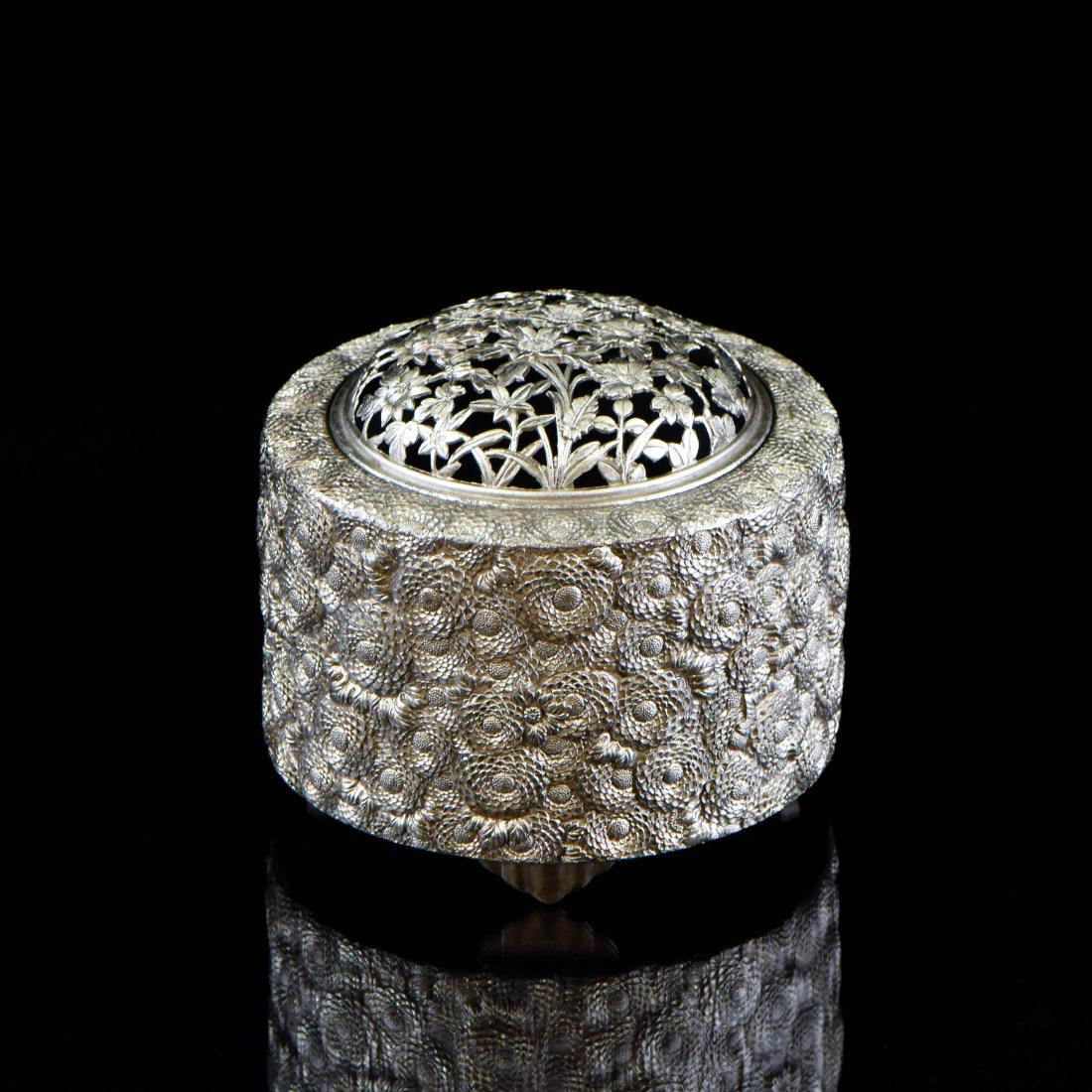 CHINESE SILVER FORAL MOTIF COVERED TRIPOD CENSER (1 of 10)