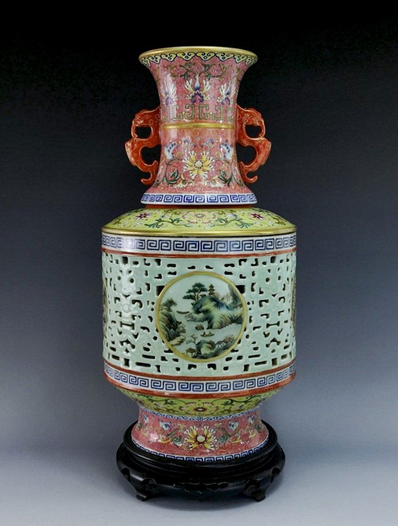 A VERY FINE CHINESE ROTATING FAMILLE ROSE PORCELAIN (1 of 10)