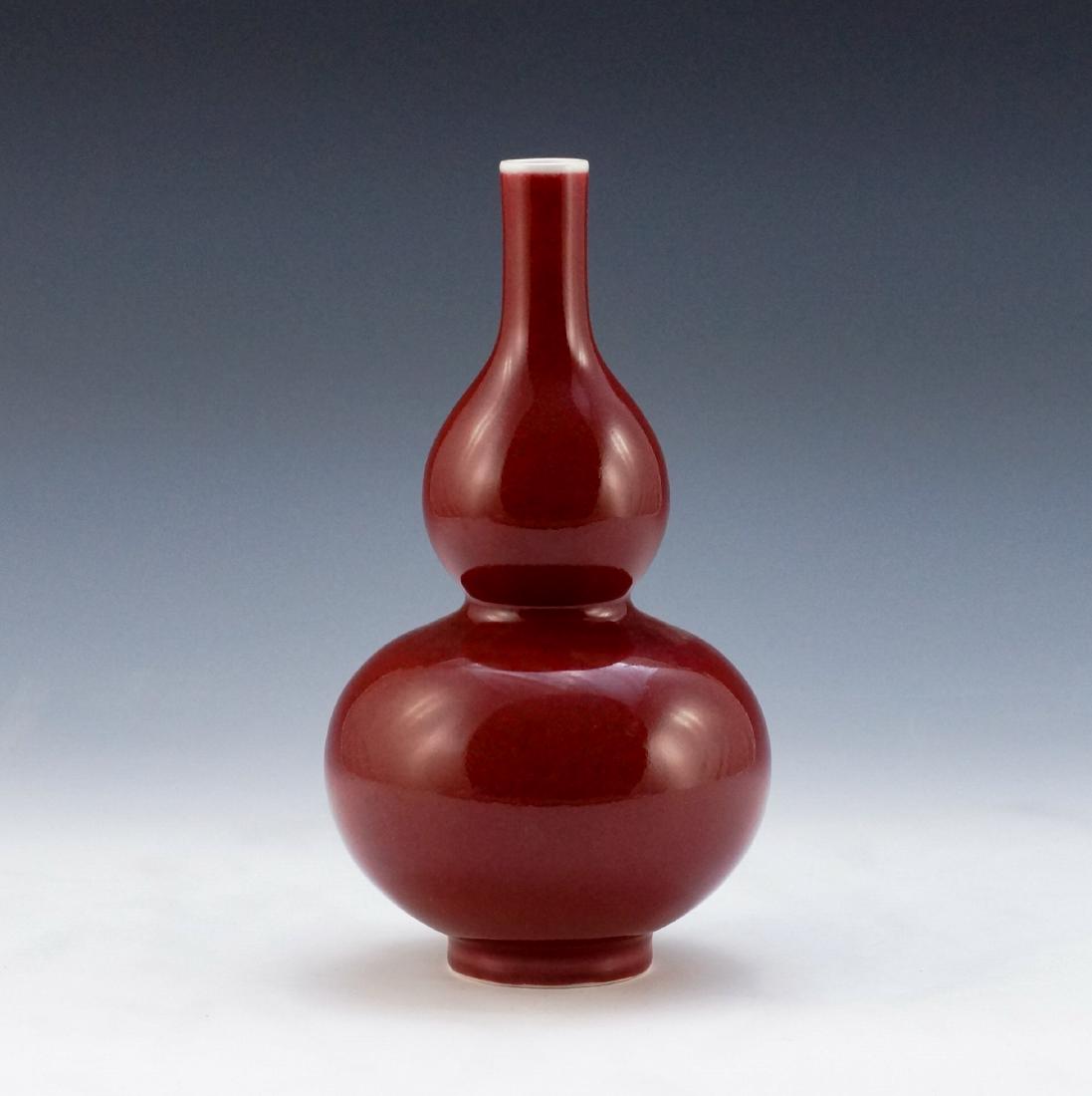 COPPER-RED MONOCHROME DOUBLE GOURD PORCELAIN VASE (1 of 8)