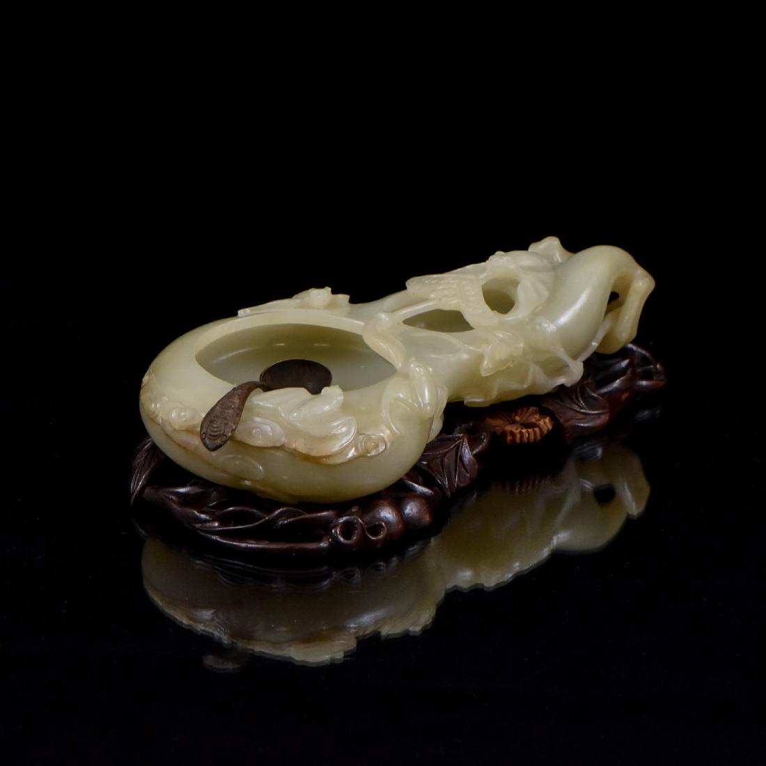 CHINESE DOUBLE GOURD FORM JADE BRUSH WASHER (1 of 10)