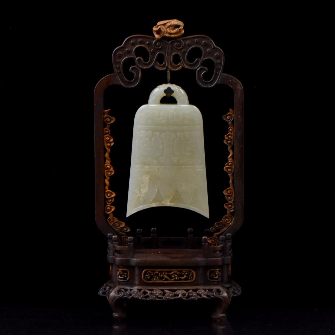 HANGING MUSICAL JADE BELL, QIN (1 of 9)