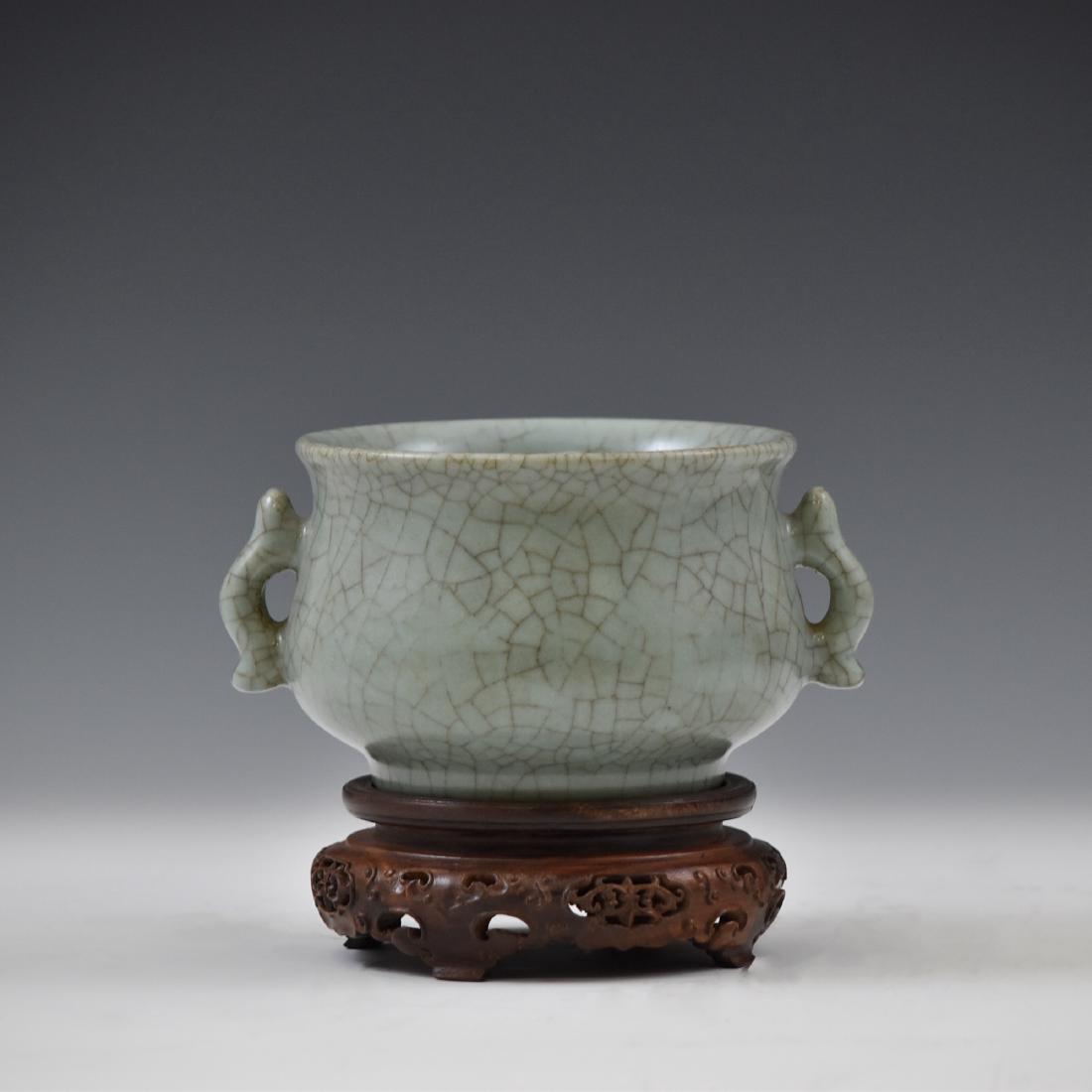 CHINESE GUAN TYPE PORCELAIN CENSER (1 of 11)