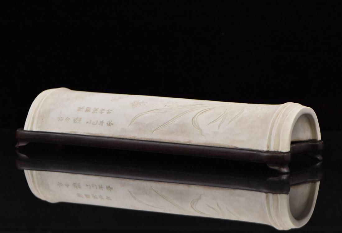 BAMBOO SHAPED PORCELAIN ARM REST ON STAND (1 of 15)