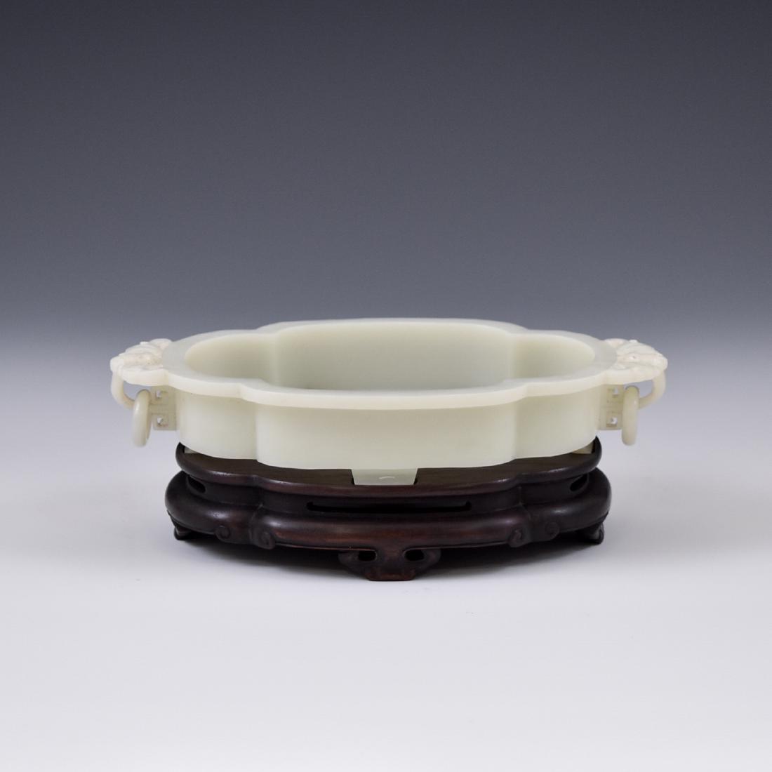 QUADRE LOBED JADE BRUSH WASHER ON STAND (1 of 11)