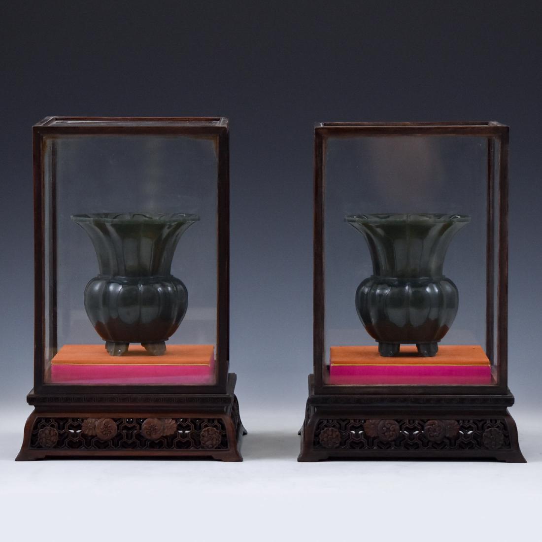 PAIR OF FLORI FORM GREEN JADE PLANT POTS IN GLASS BOX (1 of 8)