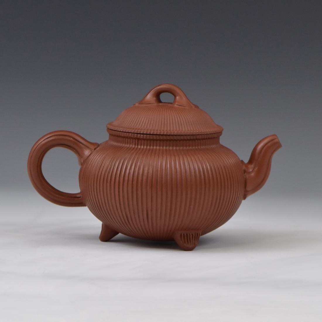 CHINESE ZHISHA CLAY TEAPOT WITH LOBED BODY (1 of 8)