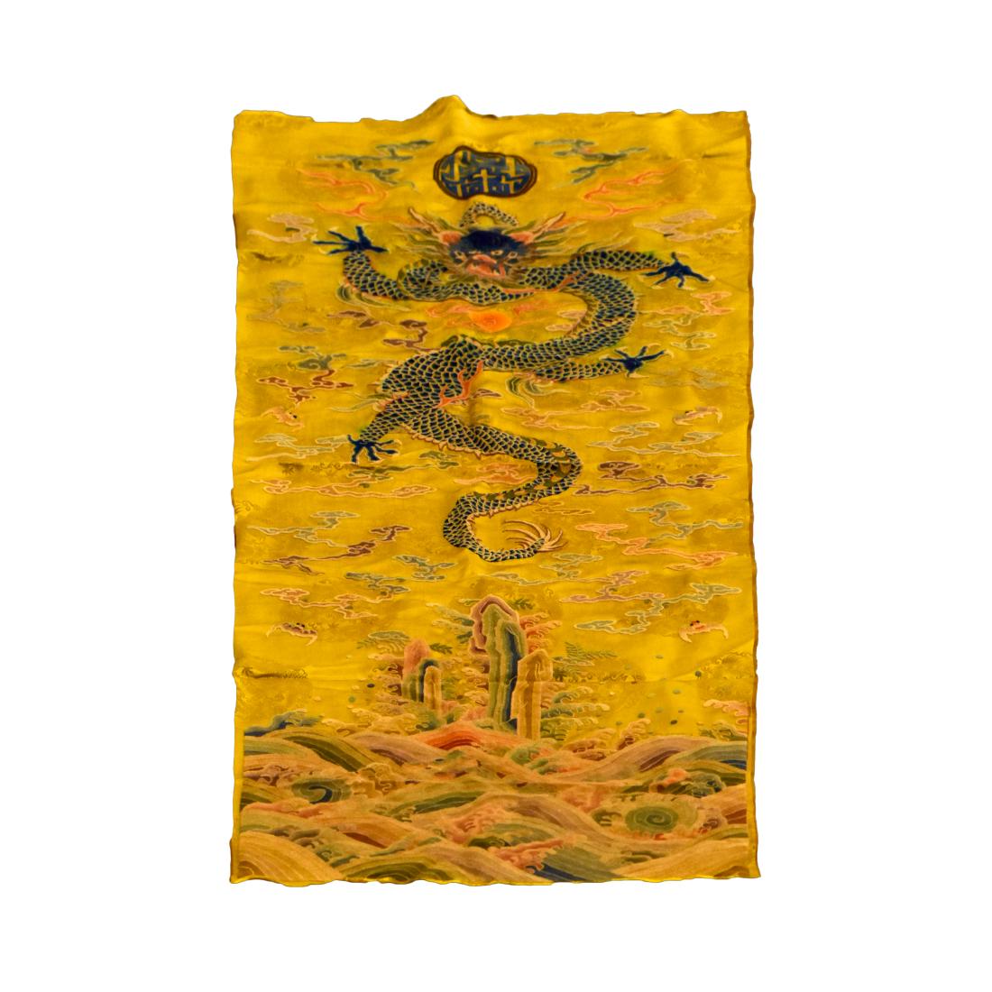 FINE 18TH C EMBROIDERY IMPERIAL BLUE DRAGON SILK (1 of 18)