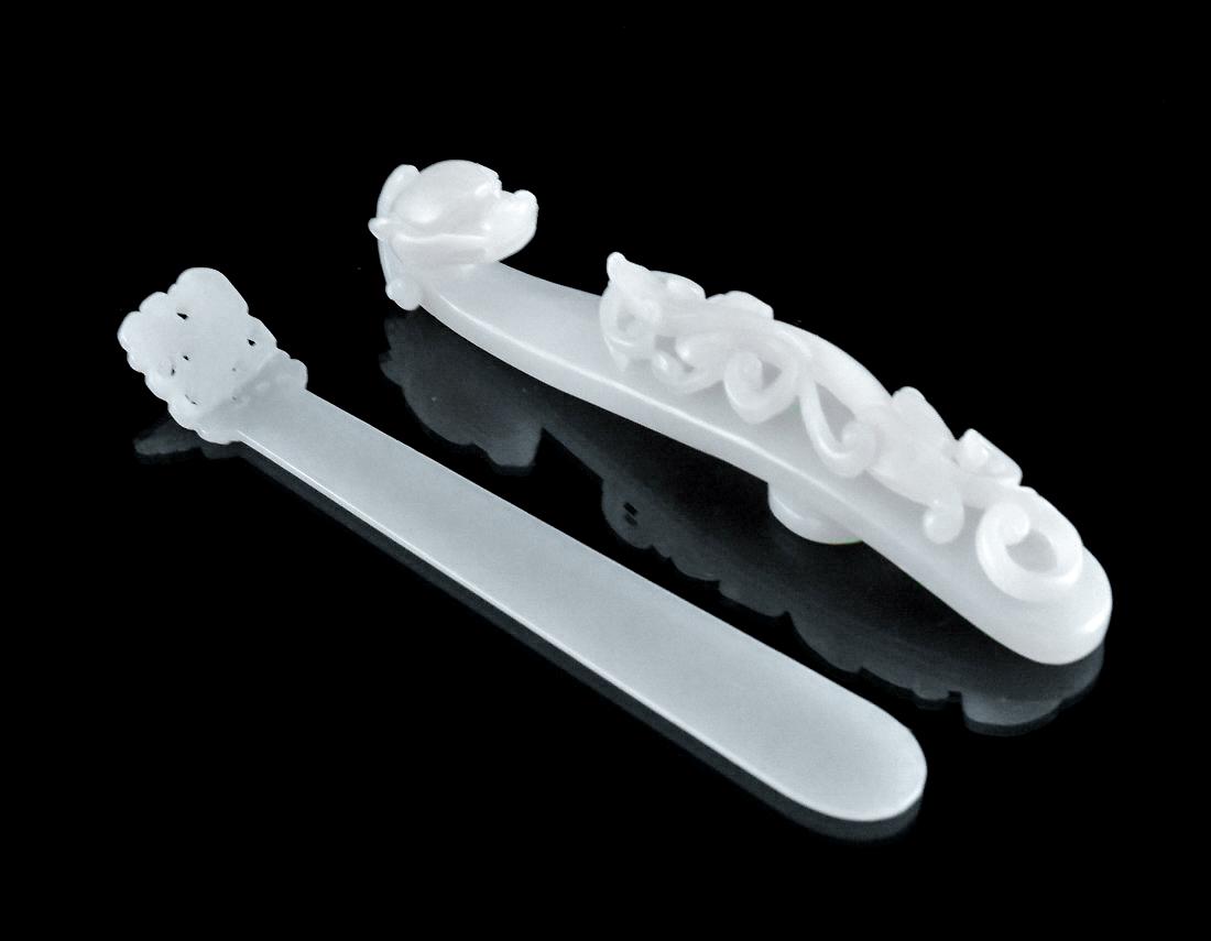 CARVED DRAGONS JADE BELT BUCKLE AND A SPOON (1 of 10)