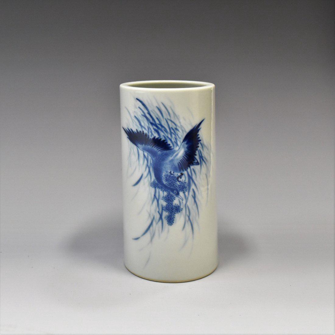20TH C BLUE & WHITE DUCK PORCELAIN BRUSH POT (1 of 5)
