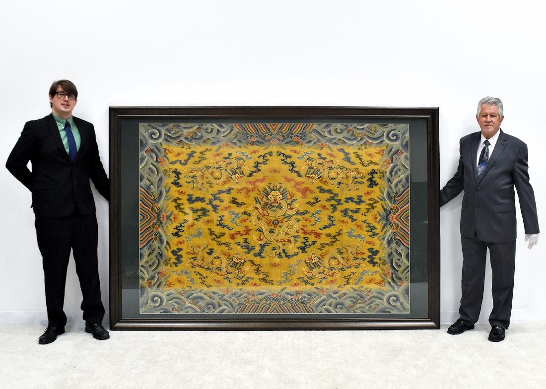 18TH C FRAMED CHINESE FIVE DRAGON SILK KESI (1 of 10)