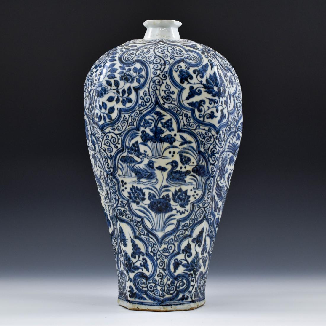 MING DYNASTY BLUE AND WHITE OCTAGONAL MEIPING VASE