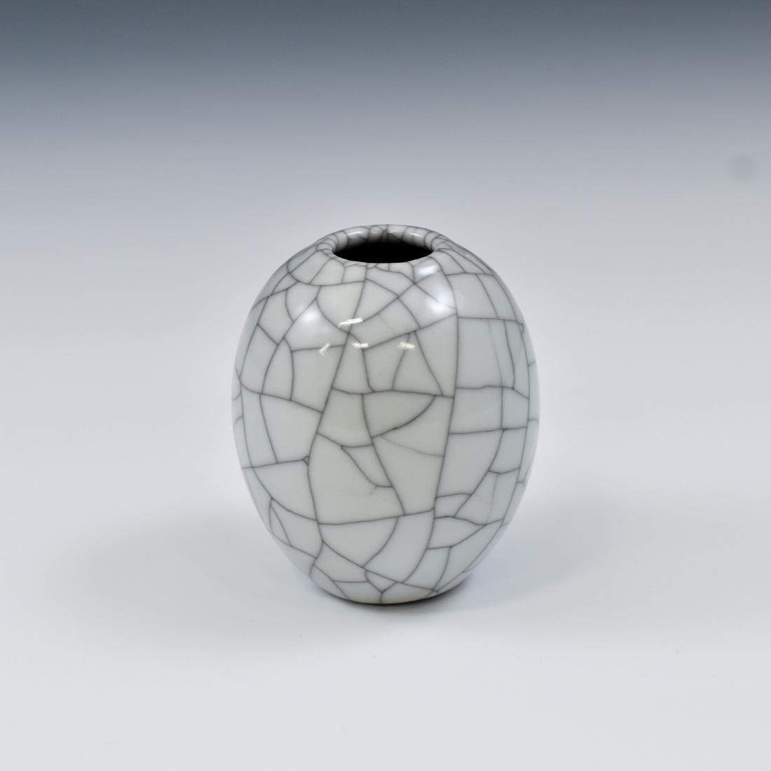 CHINESE GE TYPE WATER POT (1 of 10)