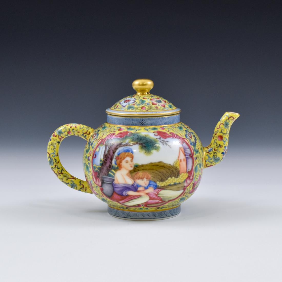FAMILLE ROSE OPEN FACE ROOSTER MOTIF PORCELAIN TEAPOT: The Chinese porcelain teapot is potted in globular body, raised upon a foot base, with dome lid crowned by a gilt overglazed simply bud finial. Flanked with gracious curved spout and a simply looped h