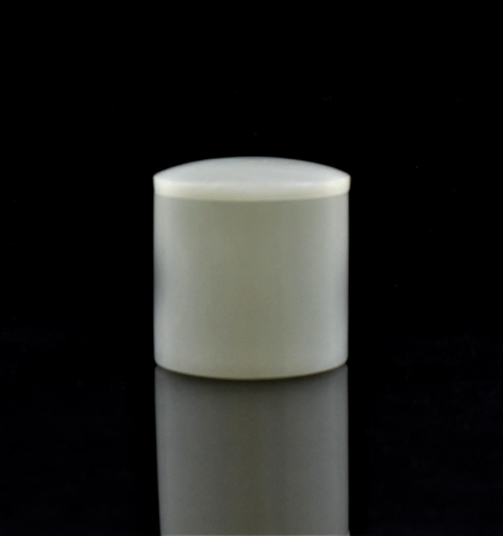 CHINESE WHITE JADE CYLINDRICAL COVERED BOX (1 of 5)