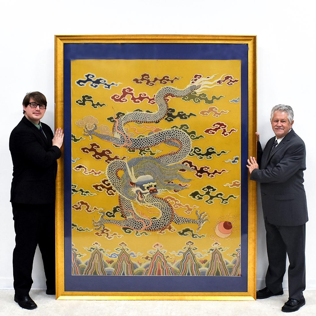 18TH/19TH C FRAMED CHINESE EMBROIDERY DRAGON SILK PANEL (1 of 11)