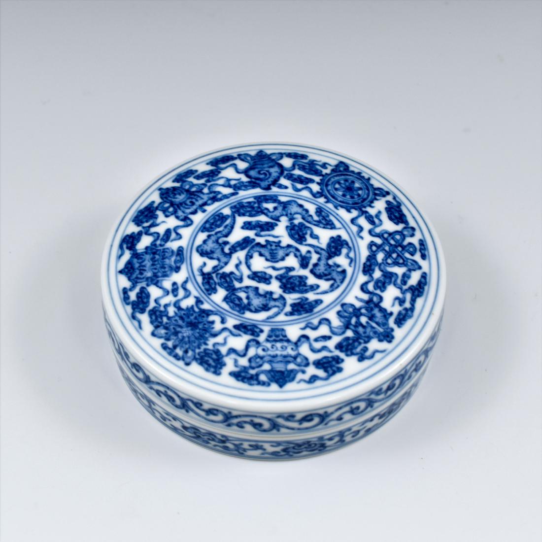 QING CHINESE PORCELAIN INK BOX (1 of 10)