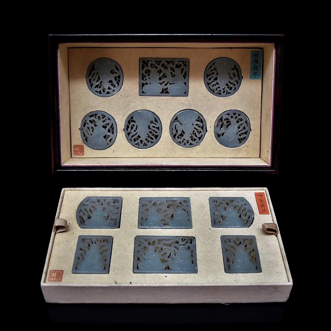 SET OF 13 CARVED JADE MEDALIONS AND PLAQUES IN A BOX (1 of 8)