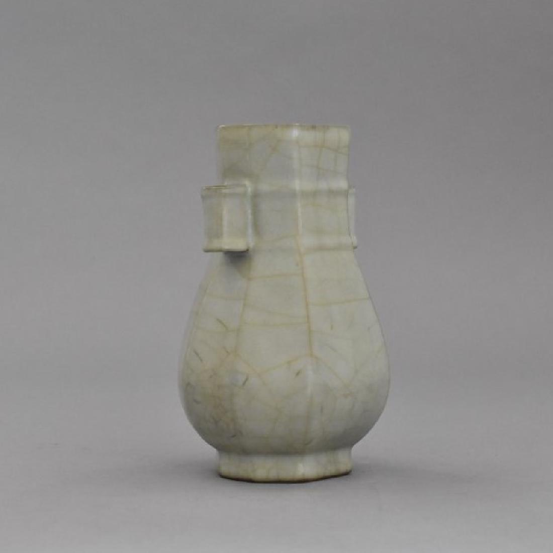 A CHINESE GUAN WARE BOTTLE VASE (1 of 10)