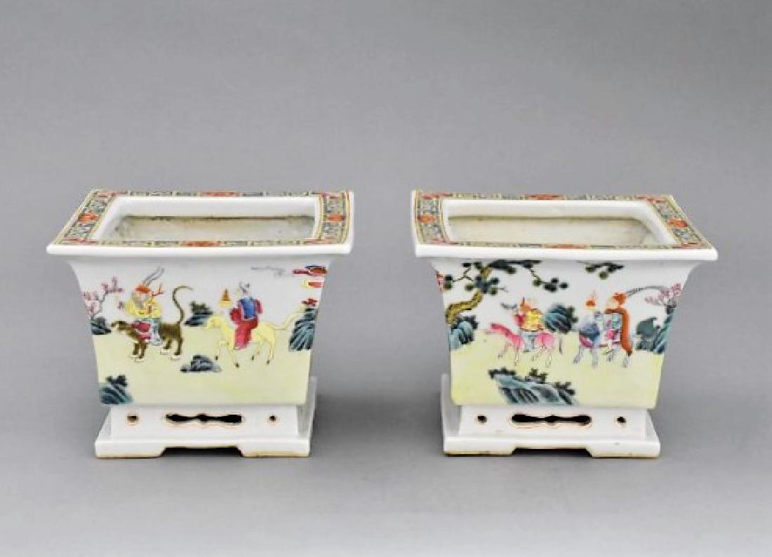 PAIR OF QING PORCELAIN SQUARE PLANT POTS (1 of 10)