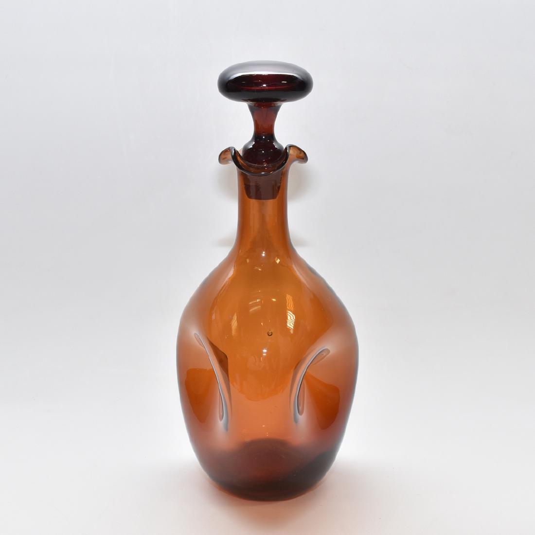 BLENKO BROWN PINCHED CRACKLE GLASS DECANTER (1 of 4)