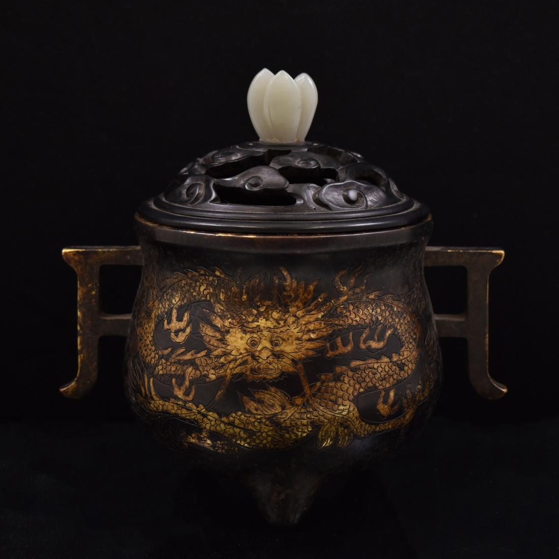 COVERED BRONZE CENSER WITH JADE FINIAL (1 of 14)