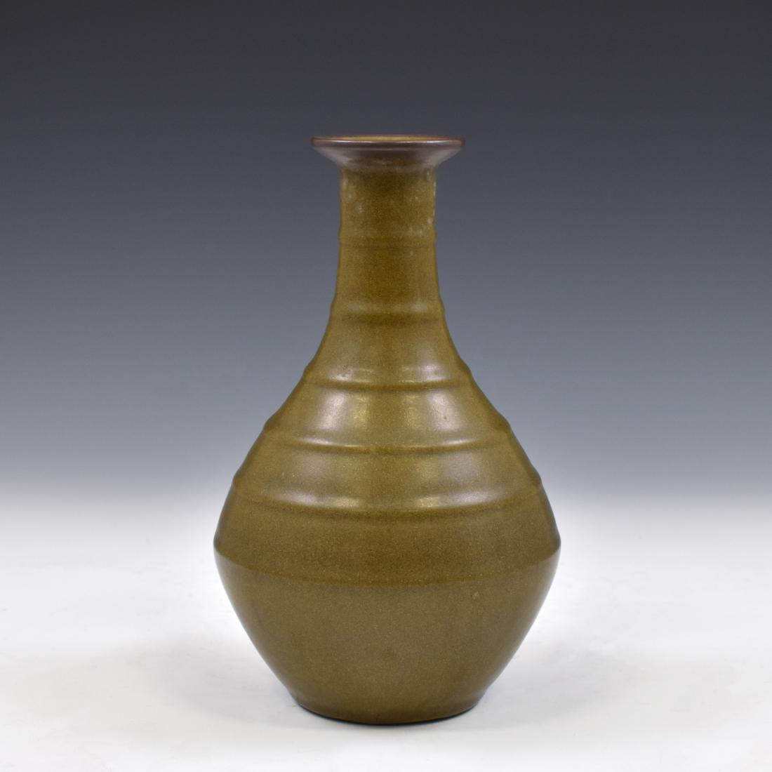 QIANLONG TEA DUST GLAZED BOTTLE VASE (1 of 12)