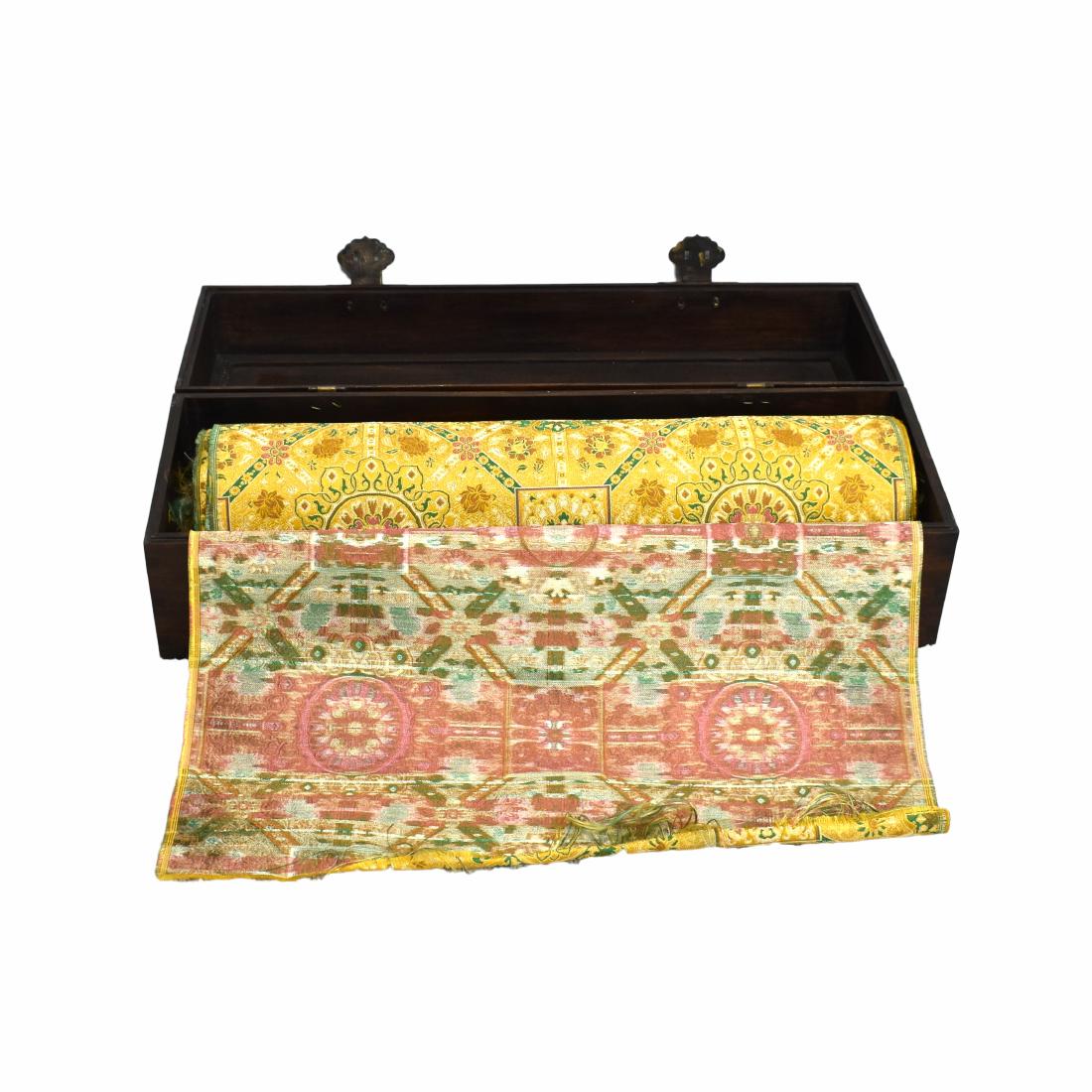 19TH C MEDALLION CHINESE SILK ROLL IN WOODEN BOX (1 of 10)