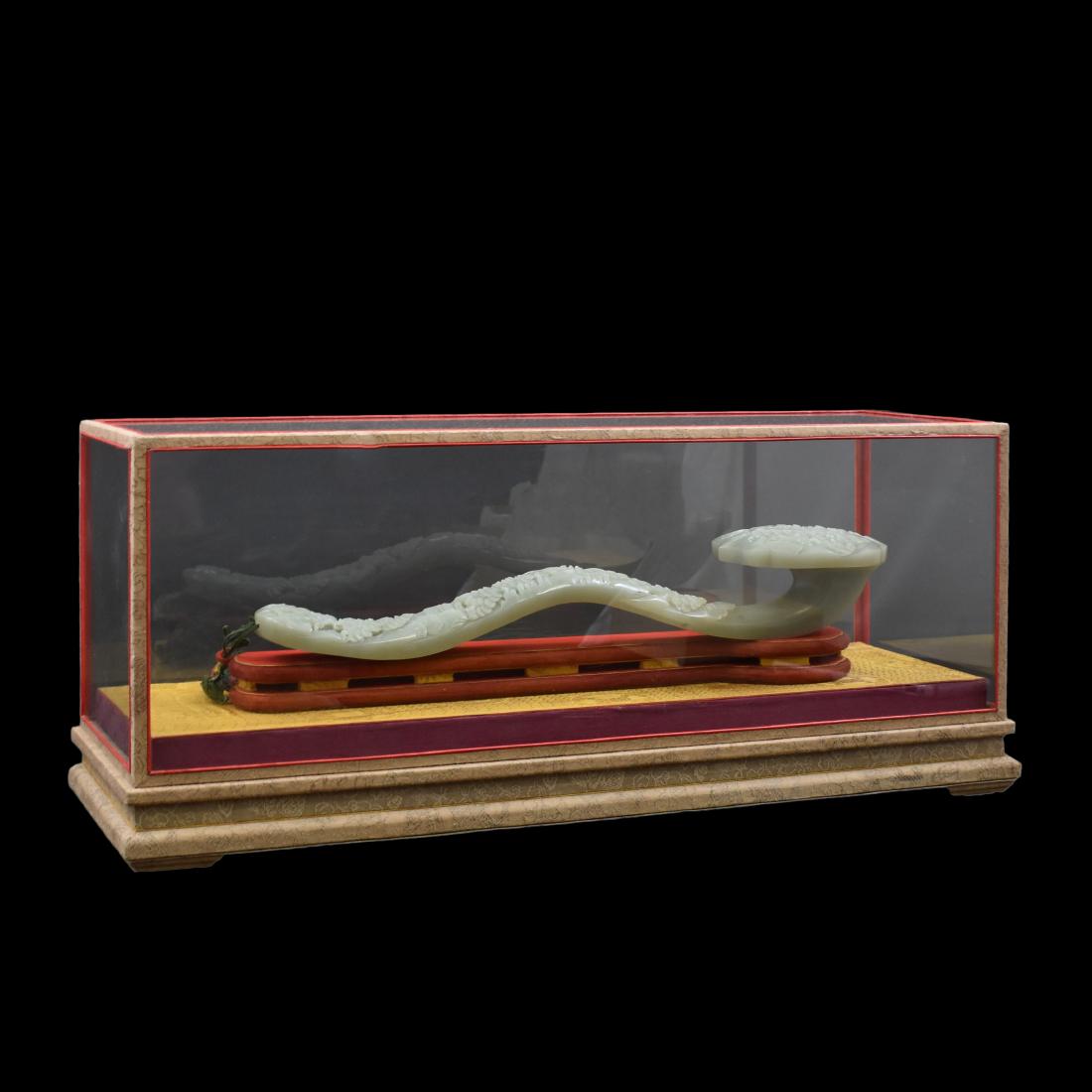 CHINESE JADE RUYI SCEPTER IN GLASS DISPLAY (1 of 7)