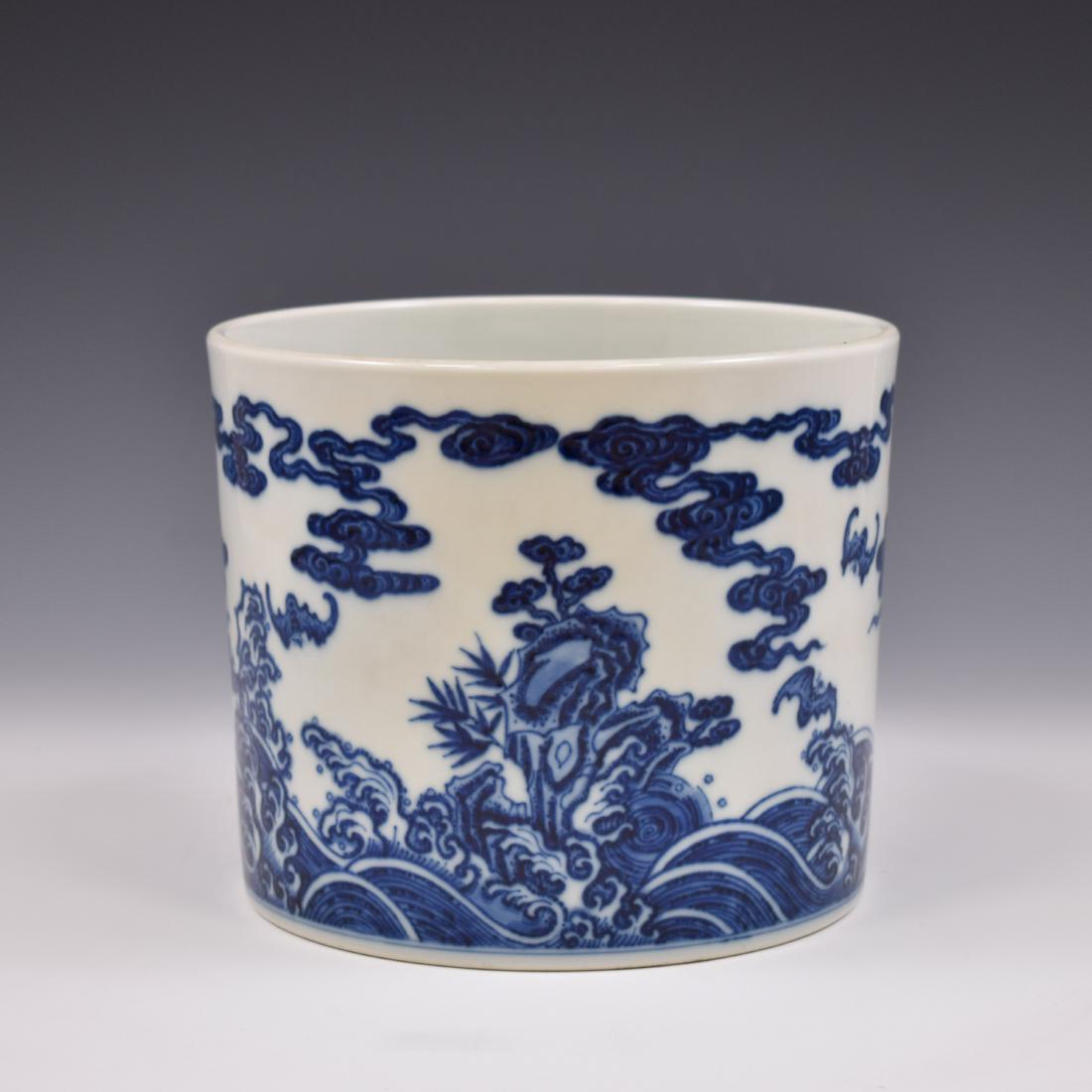 YONGZHENG BLUE AND WHITE BRUSH POT (1 of 10)