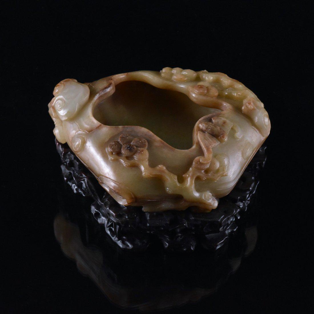 GRAYISH-CREME JADE BRUSH WASHER ON STAND (1 of 10)