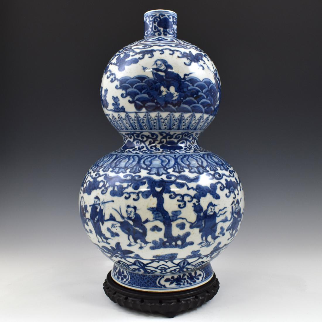 JIAJING BLUE & WHITE DOUBLE GOURD VASE (1 of 12)