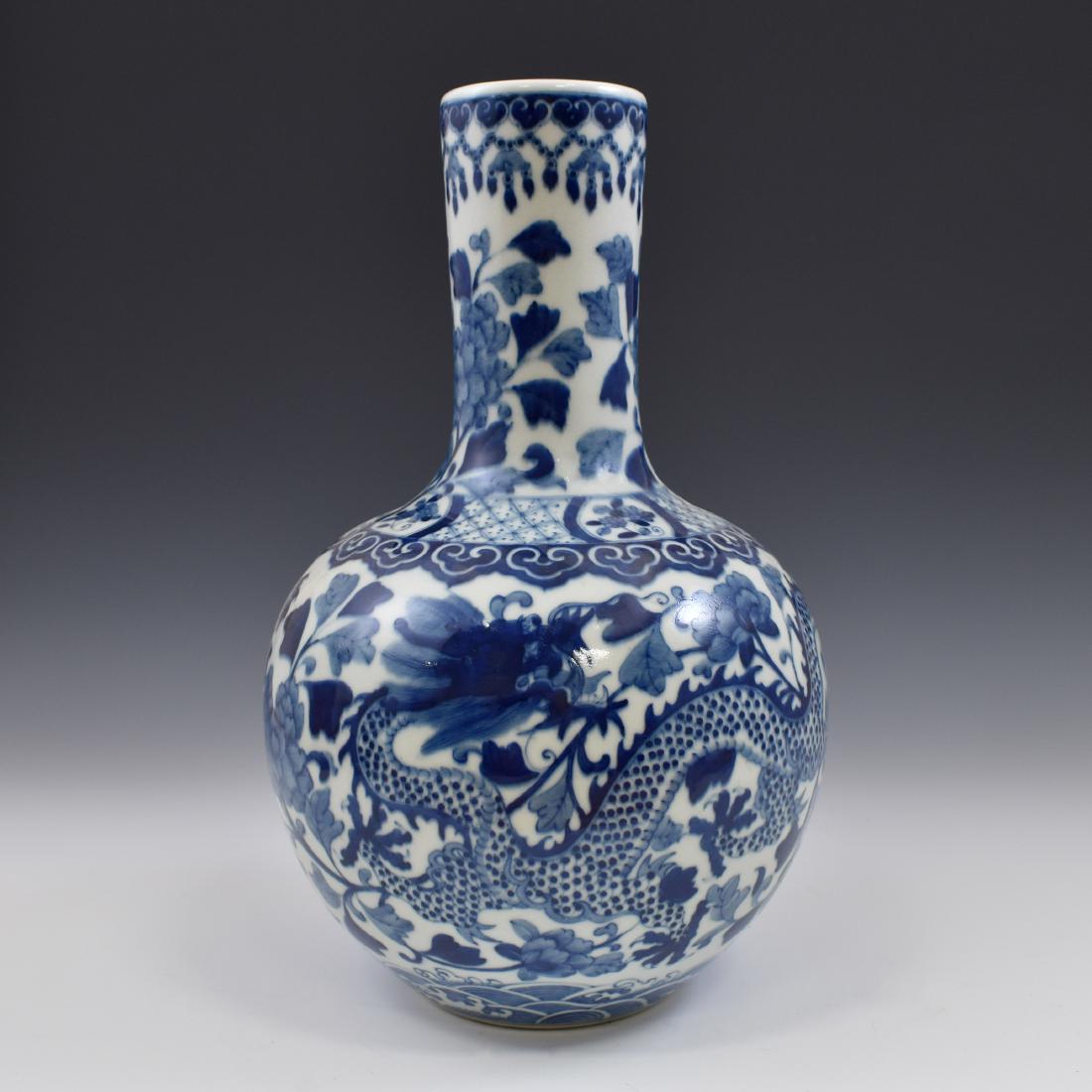 LARGE CHINESE BLUE & WHITE DRAGON CELESTIAL VASE (1 of 14)