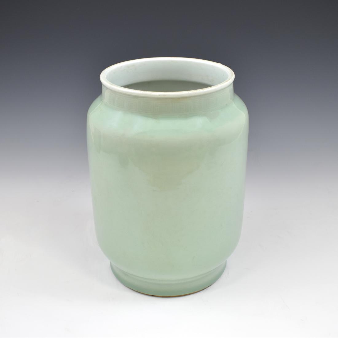 QIANLONG DOUQING ELEPHANT LEG JAR (1 of 12)