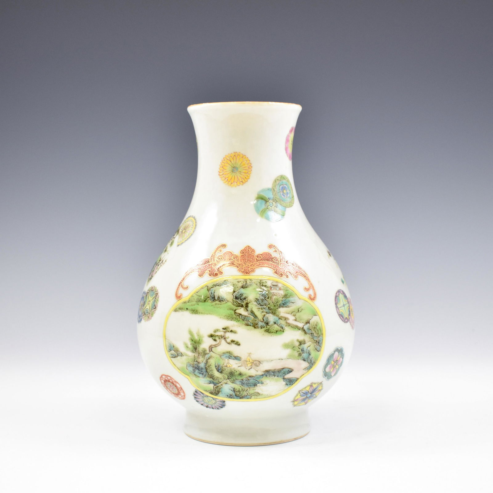 QIANLONG OPEN FACE LANDSCAPE ZUN VASE (1 of 16)