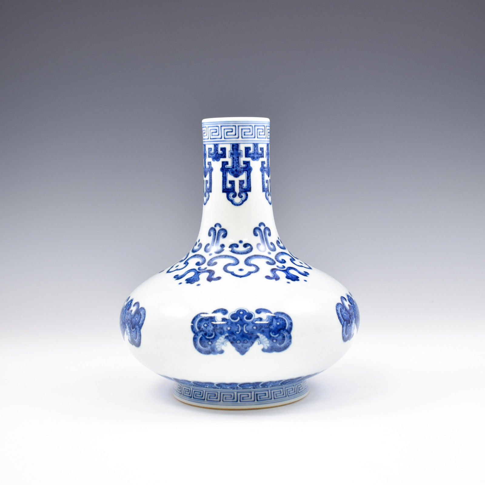 QIANLONG BLUE AND WHITE FU BATS REWARD VASE (1 of 8)