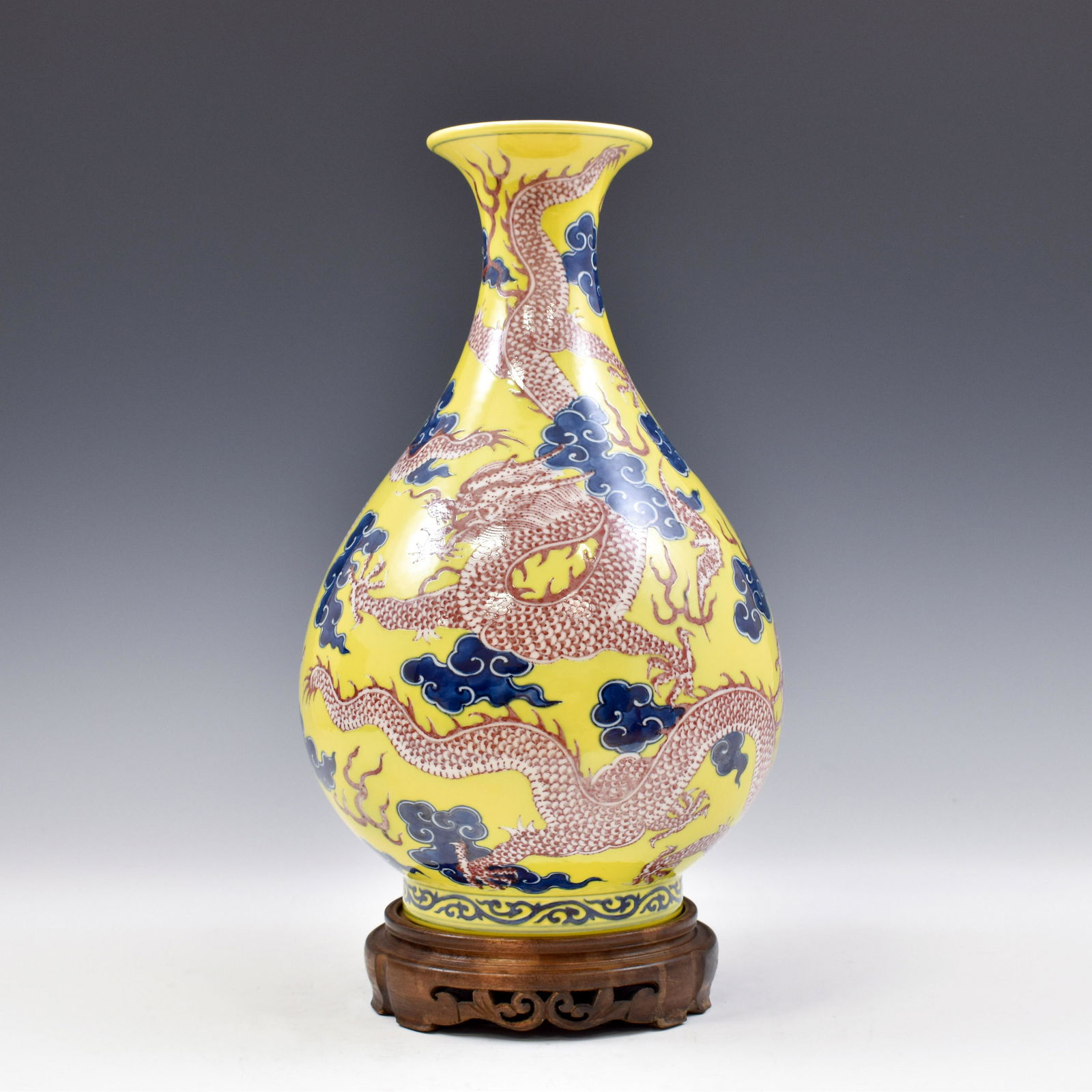 QIANLONG FAMILLE JAUNE RED DRAGON PEAR VASE ON STAND (1 of 11)